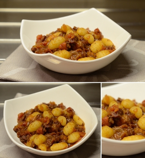 gnocchi di farina con sugo al salame